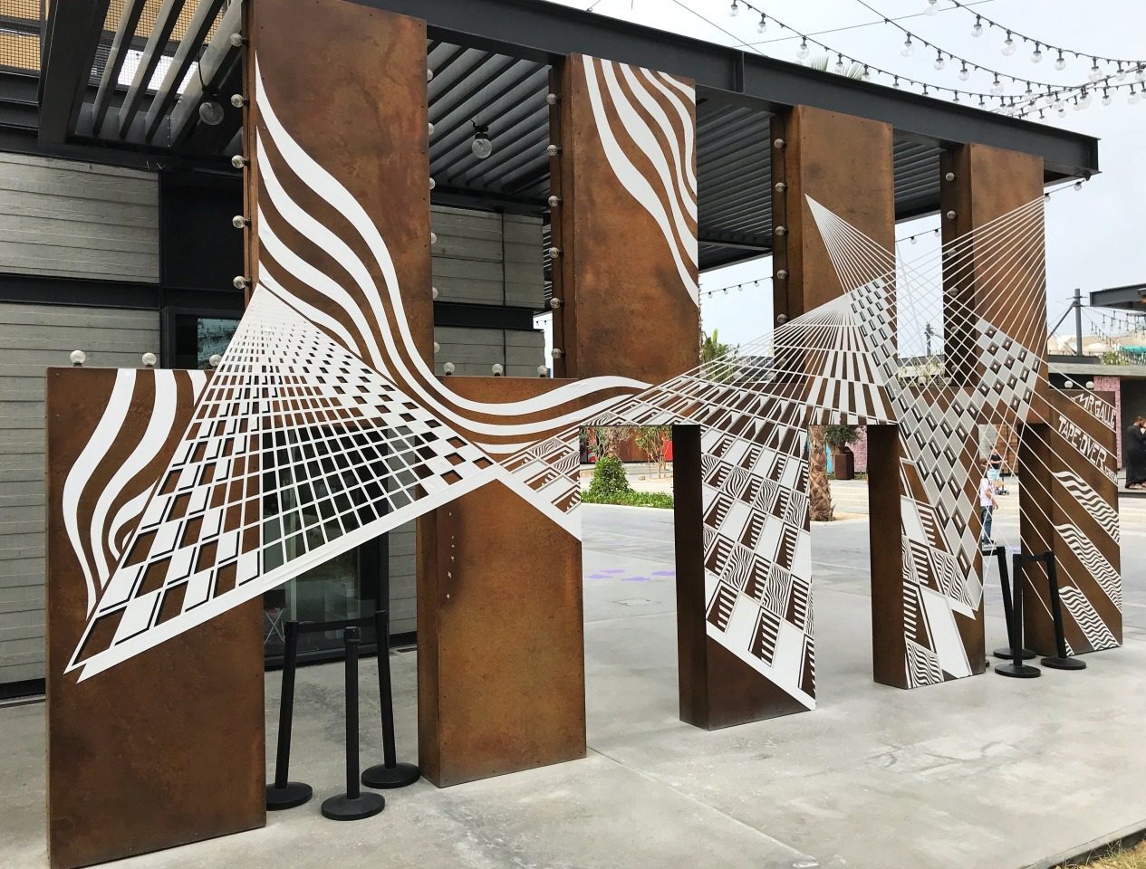 TAPE OVER CREW, DUBAI DIMENSIONS
